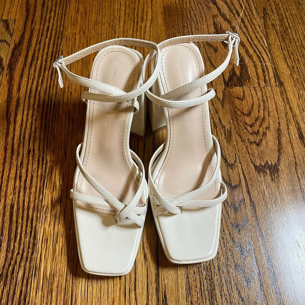 Princess Polly White Strappy Square Toe Block Heel Sandals Size 7